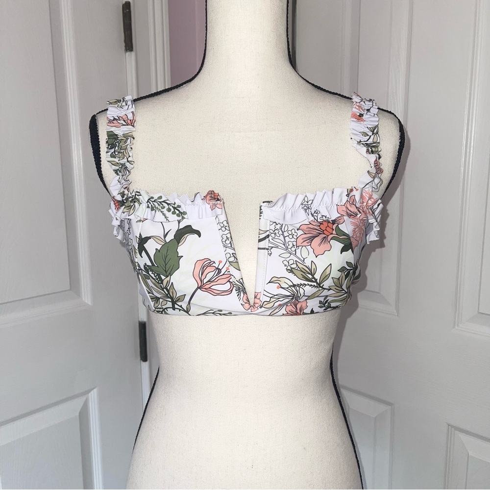 Zaful white and floral bikini top w/ruffle shoulder straps, size 6